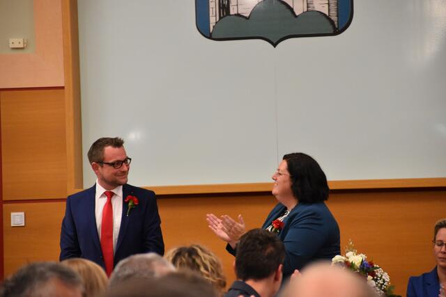Clemens Zinnbauer wurde zum Vizebürgermeister gewählt, Divoky applaudiert. | Foto: Preineder
