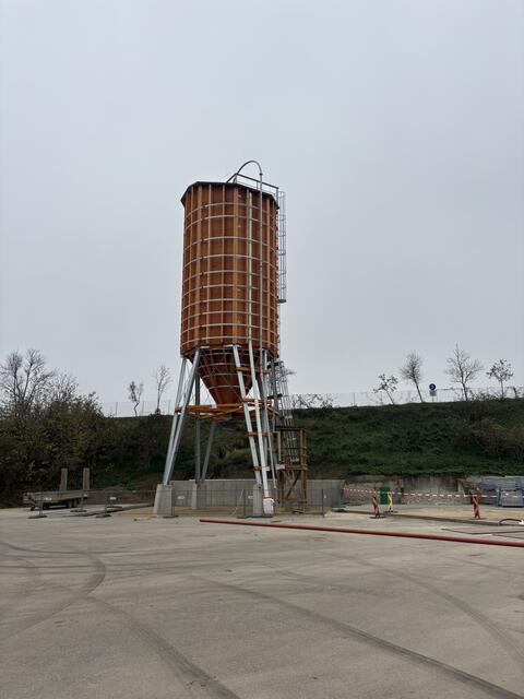Der Silo wurde erst heuer neu errichtet. | Foto: Alexandra Goll