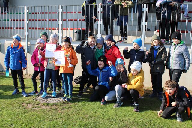 Die Volksschule Weiden freut sich über den erfolgreichen Martinilauf.  | Foto: Sophie Mantler