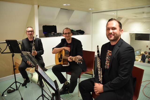 Gartentrio untermalt den festlichen Teil nach der Gemeinderatssitzung. | Foto: Preineder