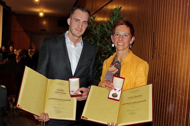 Inspektor Daniel Krenn und Ursula Spitzbart  | Foto: Stadtgemeinde Klosterneuburg/Ederly