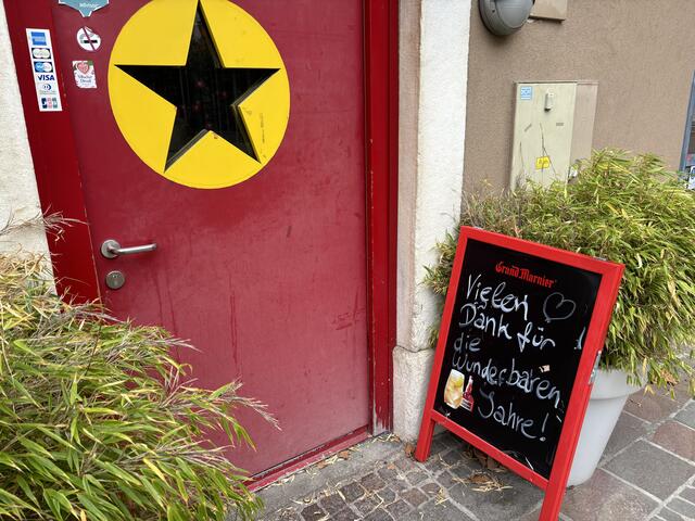 Das "alte Stern" am Kaiser-Josef-Platz ist Geschichte. Mit den Worten "Vielen Dank für die wunderbaren Jahre!" bedankt sich Andreas "Morti" Mörtl bei seinen Stammgästen. | Foto: MeinBezirk.at