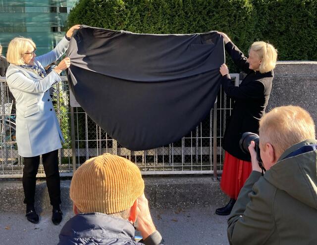 Enthüllung Gedenktafel am Rennweg 10 in Innsbruck vor der Villa Schindler | Foto: Gerhard Dujmovits Austrian Soldier of Peace