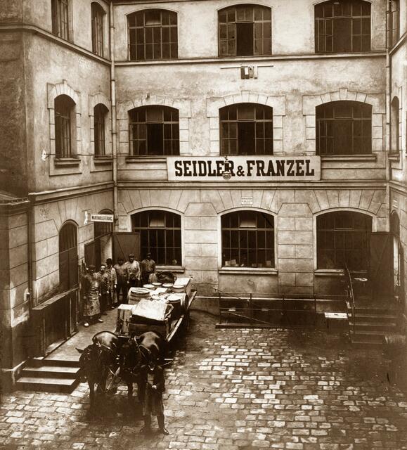Der Innenhof des Farbfachhandels Sefra in der Schönbrunner Straße hat schon viel erlebt. | Foto: Sefra