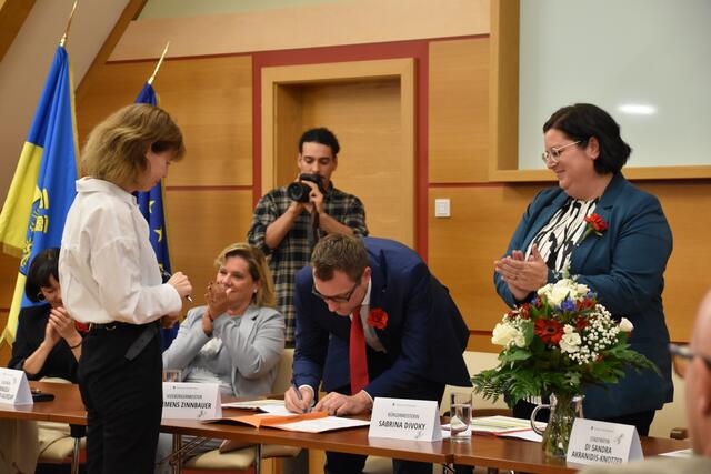 Angelobung durch Bezirkshauptfrau Verena Sonnleitner. | Foto: Preineder