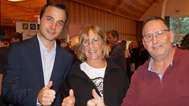 Martin Scheiring von der HAK/HLW Landeck und Martin Sprenger von der PTS Landeck mit SQM Daniela Lehmann.  | Foto: Johanna Tamerl