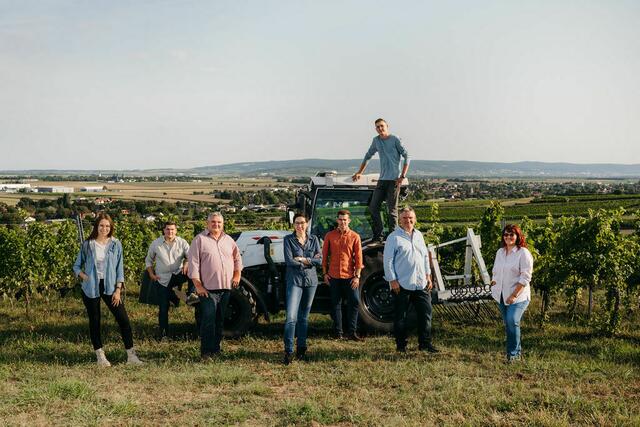 Die Domaine Pöttelsdorf schlägt einen neuen Weg ein und heißt nun "Schandl's Weingut". | Foto: Schandl's Weingut