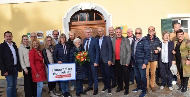 Bgm.Bernd Hermann, GemeinderätInnen sowie Pensionisten beim Kurzempfang von Gemeindereferenten Anton Lang mit LAbg. Andreas Thürschweller, LAbg. Bernadette Kerschler, VS Dir. Nicole Koch Reißer, sowie Amtsleiter Thomas Lagger 

 | Foto: Josef Strohmeier