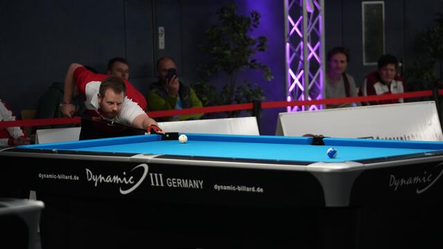 Clemens Schober vor dem Versenken der entscheidenden 10er zum Staatsmeistertitel | Foto: Österr. Poolbillardverband