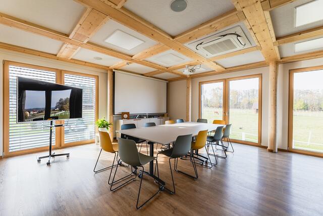 Neue Räumlichkeiten bieten die Möglichkeit von Seminaren und Workshops. | Foto: Stephan Zwieauer