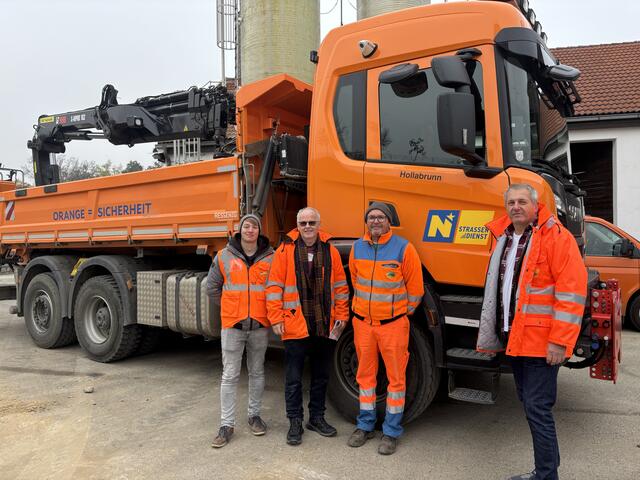 Maschinen und Mitarbeiter sind bereit: Lukas Amon, Werner Pribil, Christian Grabl und Josef Nimmervoll | Foto: Alexandra Goll