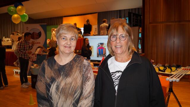 Gabriele Petter vom Schulamt mit SQM Daniela Lehmann.  | Foto: Johanna Tamerl