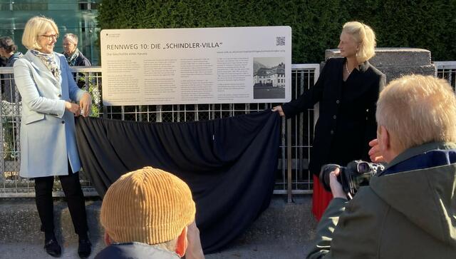 Die Gedenktafel am Rennweg 10 in Innsbruck vor der Villa Schindler | Foto: Gerhard Dujmovits Austrian Soldier of Peace