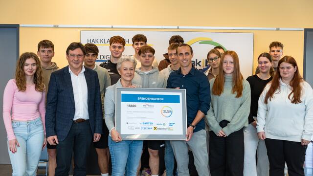 Schüler:innen und Schüler mit den besten Leistungen beim Charity Run, Christian Rindhauser, Eveline Ernst, Stefan Spindler | Foto: Gabriel Obermayer