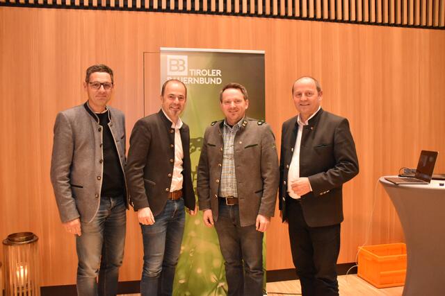  Bauernbunddirektor Peter Raggl, LK-Präsident NR Josef Hechenberger, Bezirksbauernobmann LAbg. Michael Jäger und Bauernbundobmann LHStv. Josef Geisler luden zur Bezirkskonferenz in Kirchbichl. 

 | Foto: Barbara Fluckinger