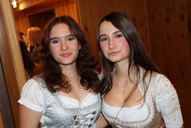 Leonie Spitzer und Elena Jenic | Foto: Christopher Polesnig