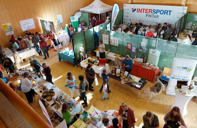 Rege Besuch bei der Gesundheitsmesse in der Kreischberghalle in St. Lorenzen ob Murau. | Foto: Anita Galler