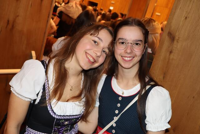 Michaela Baumann und Hemma More | Foto: Christopher Polesnig