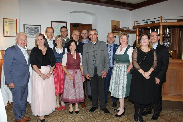Tolle Stimmung herrschte beim Leopolditanz im Gasthaus Pöhn in Nondorf.  | Foto: Walter Kellner