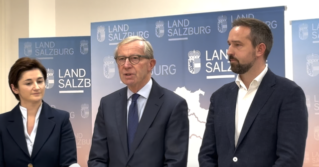 "Das Ergebnis liegt vor. Auch wenn es knapp war, so ist das Abstimmungsergebnis eindeutig. Das Projekt Mobilitätslösung mit dem S-Link wird es in absehbarer Zeit nicht umgesetzt werden. Es gilt jetzt andere Mobilitätslösungen zu finden, die die angespannte Verkehrssituation im Zentralraum lösen", sagte Landeshauptmann Wilfried Haslauer. Im Bild (v.l.): LH-Stv. Marlene Svazek (FPÖ), LH Wilfried Haslauer, LH-Stv. Stefan Schnöll (beide ÖVP). | Foto: Martin Schöndorfer, 2024