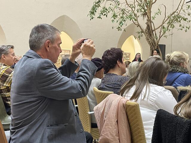 Walter Nickl verfolgte den Abend vom Publikum aus. | Foto: Gaube
