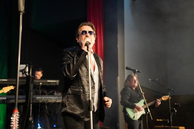 Ein cooler Auftritt: Das R.ock I.n P.eace D.epartment spielte im Kulturhaus auf.