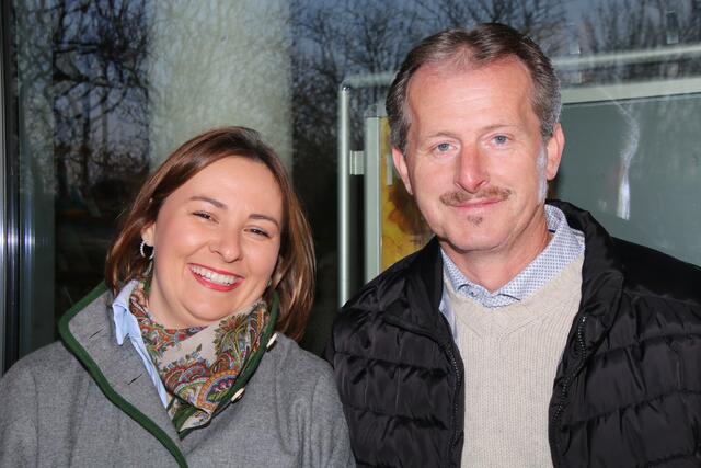 Katharina Putz mit Hubert Jobst beim Martiniloben in Purbach. | Foto: Eduard Wimmer