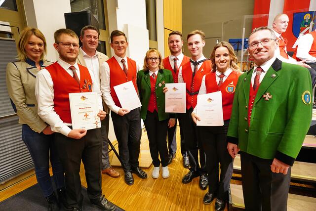 Musikerinnen und Musiker ausgezeichnet vom Kärntner Blasmusikverband. | Foto: MeinBezirk.at (125)