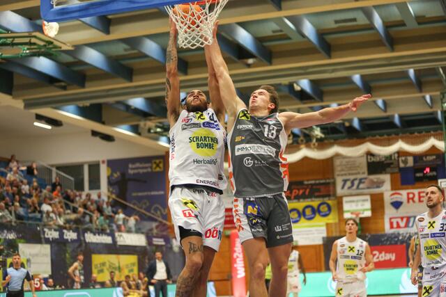 Erst in der Overtime fixierten die Gmundner den Sieg. | Foto: Kienesberger