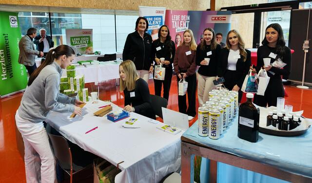 Messestand mit der Apotheke aus Molln | Foto: Apotheke Molln