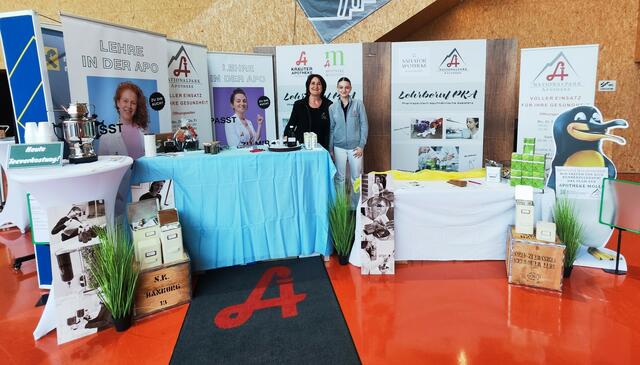 Messestand mit der Apotheke aus Molln | Foto: Apotheke  Molln 