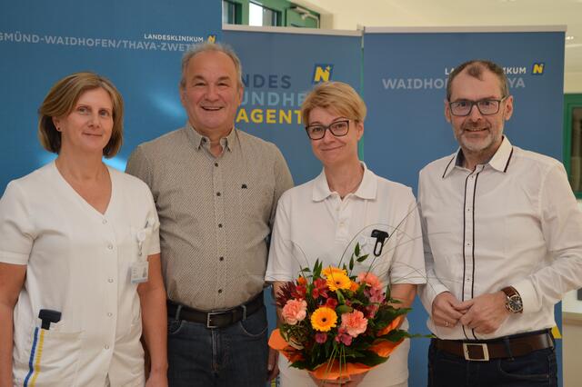 Stellv. Pflegedirektorin Doris Fidi, Franz Weixlbraun, Petra Schneider und Pflegedirektor Andreas P. Lausch (v.l.) | Foto: Landesklinikum Waidhofen