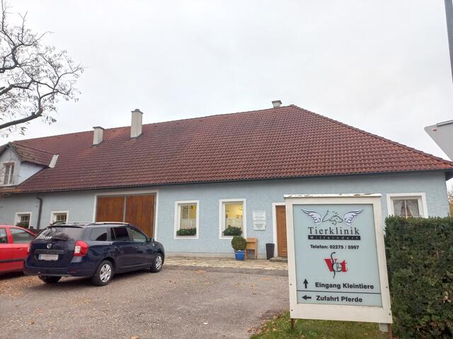 Die Tierklinik in Mitterndorf entstand aus einem alten Bauernhof. | Foto: Victoria Edlinger