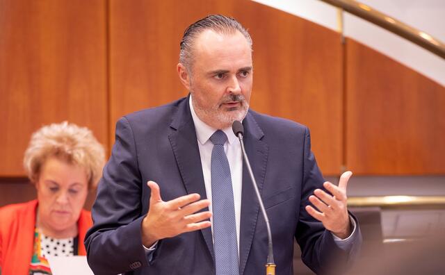 Landeshauptmann Hans Peter Doskozil befindet sich auf dem Weg der Besserung und zurück ins Burgenland.  | Foto: Landesmedienservice