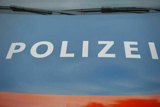 Auf der Drautal Bundesstraße kam es zu dem Unfall.(Symbolfoto) | Foto: MeinBezirk.at