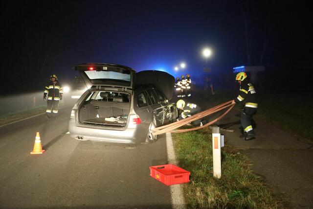 Am Samstag passierte der Verkehrsunfall in Großlobming. | Foto: Feuerwehr