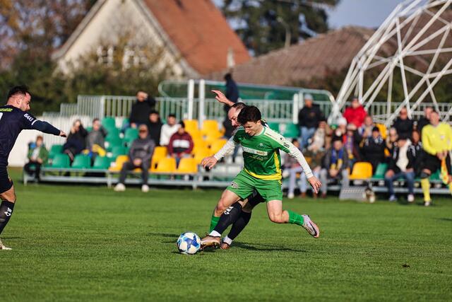 Trauns Nedim Tekesic (l.) und sein Team verabschiedeten sich trotz 2:3-Niederlage mit einer starken Leistung in die Winterpause. | Foto: Reischl