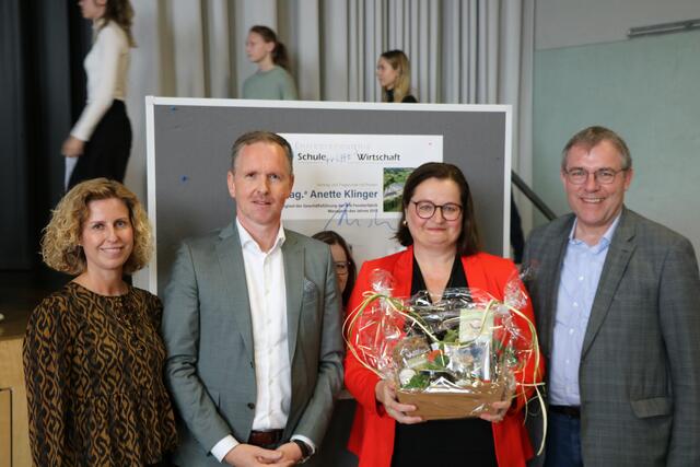 Die Professoren Johanna Kastner und Egbert Schlögl mit IFN-Internorm-Geschäftsführerin Anette Klinger und Direktor Roland Franz Berlinger. | Foto: BBS Rohrbach