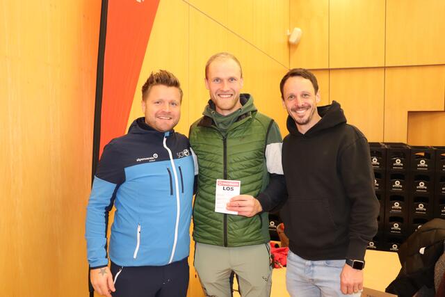 Der zweite Preis ging an Michael Niedermair (Mitte) aus Taufkirchen/Pram. | Foto: Ebner, Kunde