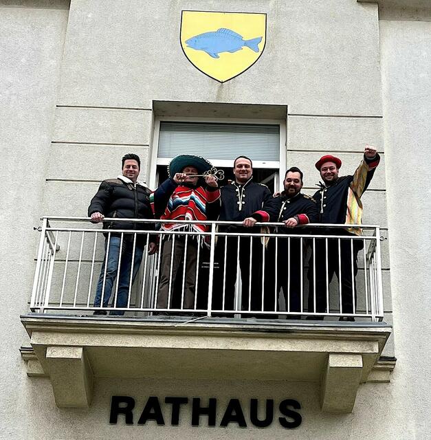 vlnr: Vize-BGM Gerald Baumgartlinger, BGM Thomas Ram, Stefan Bauer, Lukas Kührer, Erik Stippinger | Foto: Stadtgemeinde Fischamend