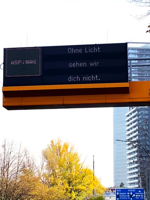 Mit humorvollen Textanzeigen und ohne erhobenen Zeigefinger will die Asfinag das Bewusstsein der Autofahrerinnen und Autofahrer für wichtige Verkehrssicherheits-Themen stärken. | Foto: ASFINAG