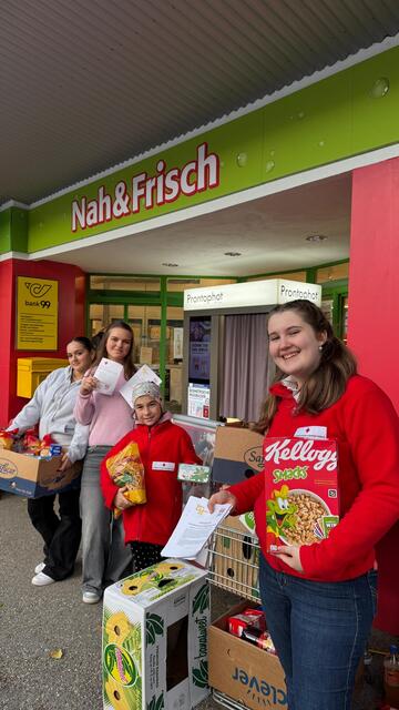 Dank der großzügigen Unterstützung aller Beteiligten konnte eine eindrucksvolle Menge an Lebensmitteln gesammelt werden. | Foto: Rotes Kreuz