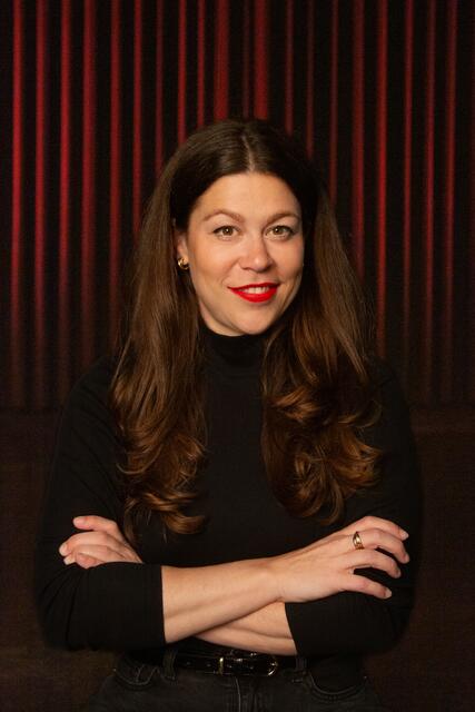 Verena Titze verarbeitet ihre eigenen Probleme in einem Kabarettprogramm und in einem Buch. | Foto: Dominik Geiger