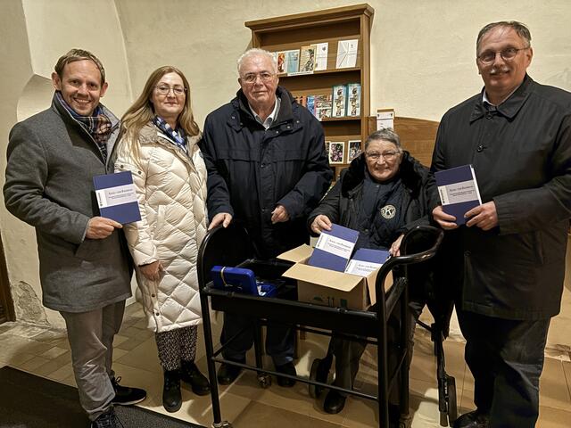 Zum 30. Bestehen des Kiwanis Club Hollabrunn Freyja brachte der Verein ein Kochbuch heraus. | Foto: Alexandra Goll