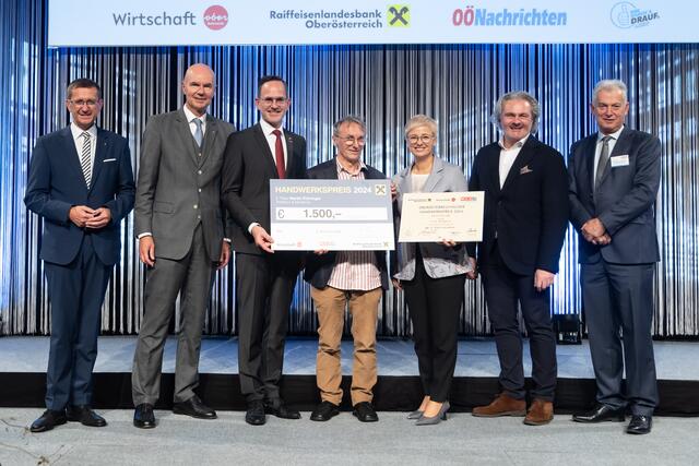 Landesrat Markus Achleitner, Wolfgang Aschenwald, Spartenobmann Michael Pecherstorfer, Martin Pühringer, WKOÖ-Präsidentin Doris Hummer, Dietmar Mascher und Juryvorsitzender Gerhard Spitzbart (v. l.) | Foto: cityfoto