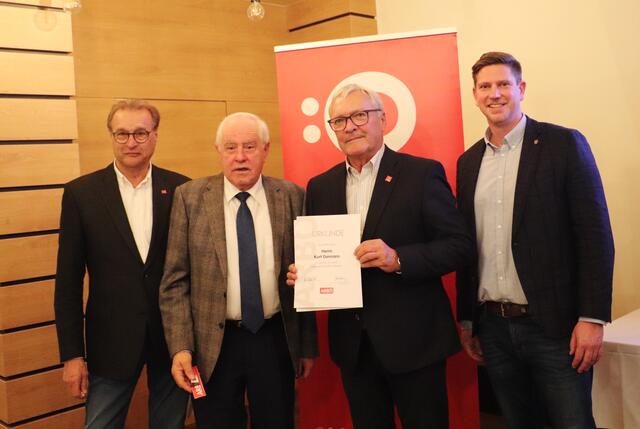 Kurt Gennaro (2.v.l) erlernte bei Waagner-Biro den Beruf des Drehers und engagiert sich früh bei der SPÖ. Er war u.a. Landessekretär der Metallergewerkschaft, Landtagsabgeordneter und beim ÖGB Landesvorsitzender der FSG. Seit 40 Jahren ist Gennaro ARBÖ-Mitglied | Foto: Edith Ertl