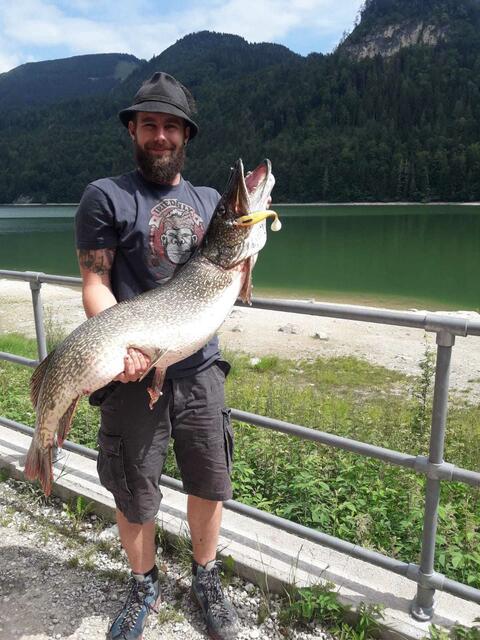 Maximilian Schmalnauer mit seinem Fang. | Foto: Privat
