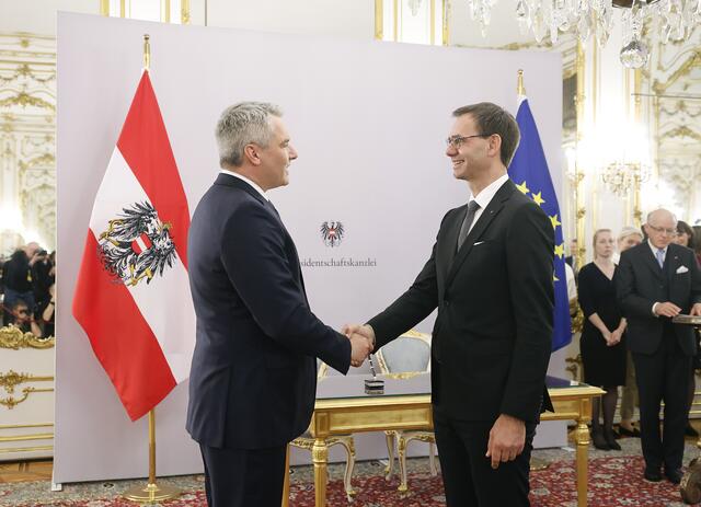 Landeshauptmann Wallner von Bundeskanzler Nehammer angelobt
 | Foto: Dragan Tatic 