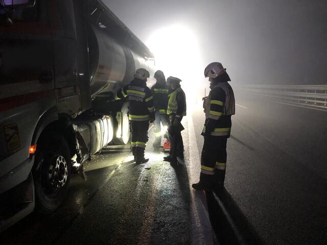 Mehr als zwei Stunden waren die Feuerwehrleute der FF Steinberg im Einsatz. | Foto: FF Steinberg