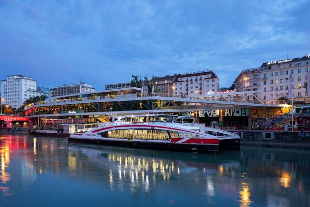 Ab dem 22. November 2024 bietet der Twin City Liner wieder seine Adventfahrten an. | Foto: Eva Kelety  